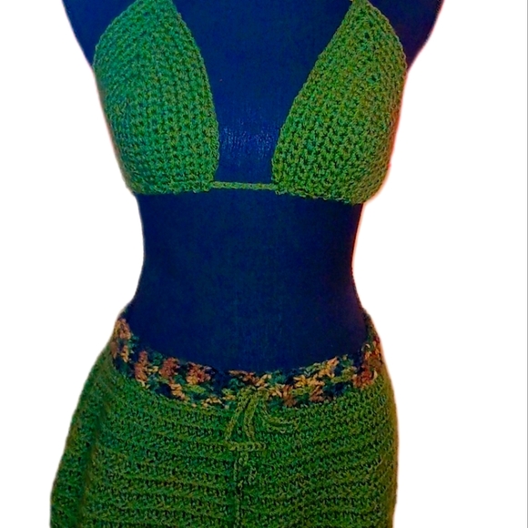 HANDMADE CROCHET BRA AND SKIRT WITH MESH TRIM SET ❤️ - Picture 1 of 4